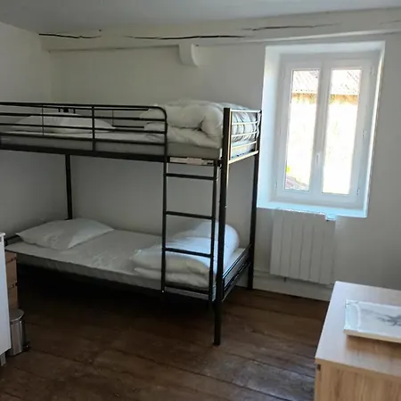 Le Du Puits بيت للعطل *